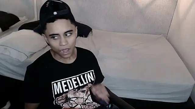 Liiamthompson online show from March 7, 2025, 2:56 pm