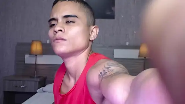 Liiamthompson online show from September 19, 2025, 11:22 am