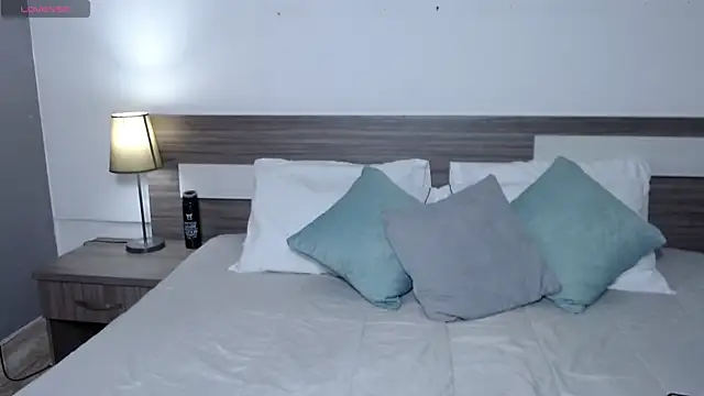 Liiamthompson online show from March 1, 2026, 7:05 pm