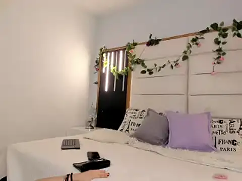 SofiArias online show from February 28, 2025, 5:37 pm