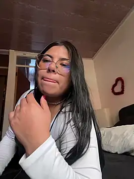 Snapshot of viccky_vick chatting on March 4, 2025, 3:37 pm viccky vick online show from March 4, 2025, 3:37 pm