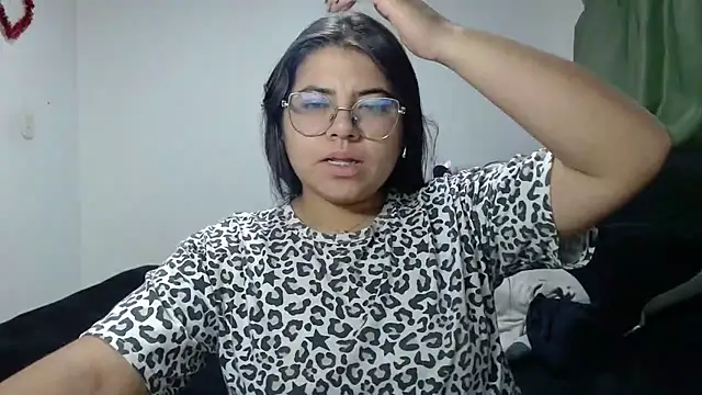 Snapshot of viccky_vick chatting on October 25, 2025, 10:37 pm viccky vick online show from October 25, 2025, 10:37 pm