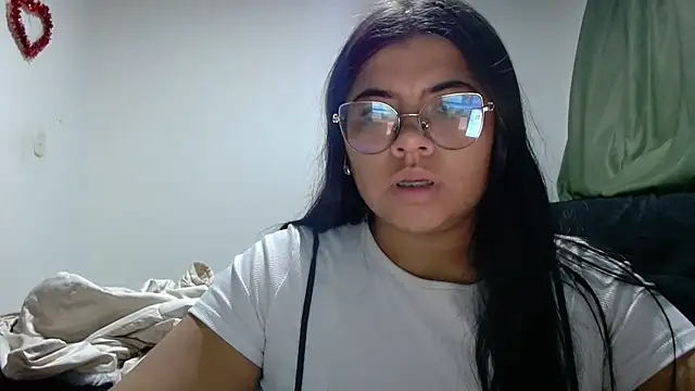 Snapshot of viccky_vick chatting on October 28, 2025, 11:51 pm viccky vick online show from October 28, 2025, 11:51 pm