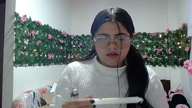 Snapshot of viccky_vick chatting on November 23, 2025, 1:38 am viccky vick online show from November 23, 2025, 1:38 am