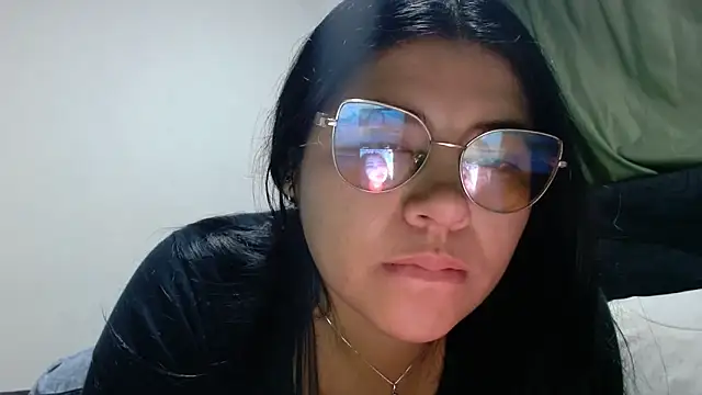 Snapshot of viccky_vick chatting on March 29, 2026, 12:10 am viccky vick online show from March 29, 2026, 12:10 am