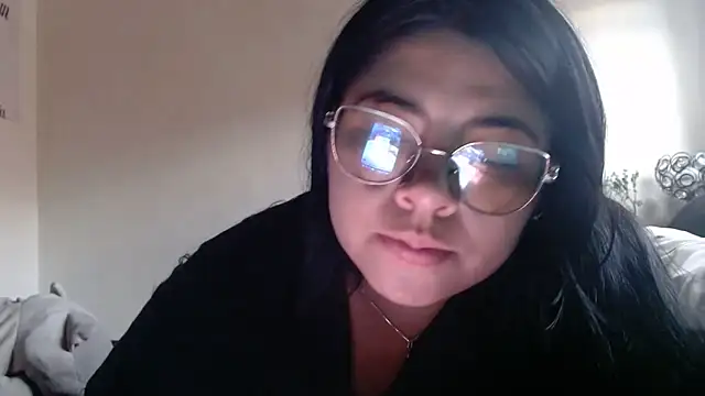 Snapshot of viccky_vick chatting on April 1, 2026, 10:07 pm viccky vick online show from April 1, 2026, 10:07 pm