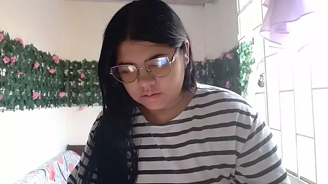 Snapshot of viccky_vick chatting on April 2, 2026, 1:42 pm viccky vick online show from April 2, 2026, 1:42 pm