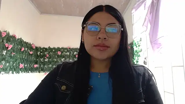 Snapshot of viccky_vick chatting on April 5, 2026, 8:28 pm viccky vick online show from April 5, 2026, 8:28 pm