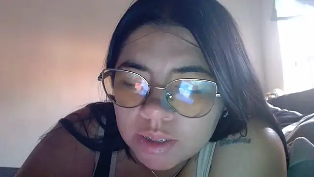 Snapshot of viccky_vick chatting on April 12, 2026, 10:04 pm viccky vick online show from April 12, 2026, 10:04 pm