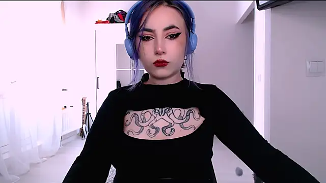 Snapshot of purplewitch chatting on October 3, 2025, 6:43 am purplewitch online show from October 3, 2025, 6:43 am