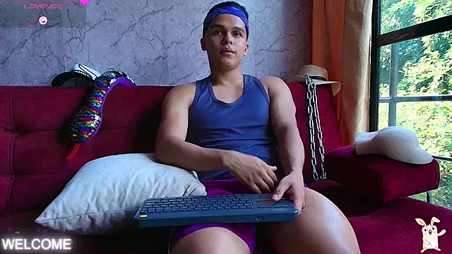 Snapshot of Dwayne_Brown chatting on November 1, 2025, 2:08 pm Dwayne Brown online show from November 1, 2025, 2:08 pm