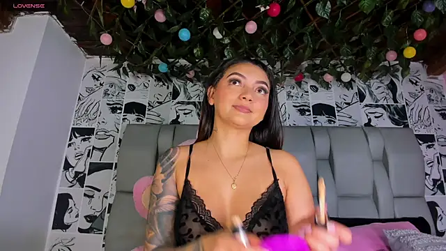 Snapshot of LucyRosse chatting on August 2, 2026, 11:19 am LucyRosse online show from August 2, 2026, 11:19 am