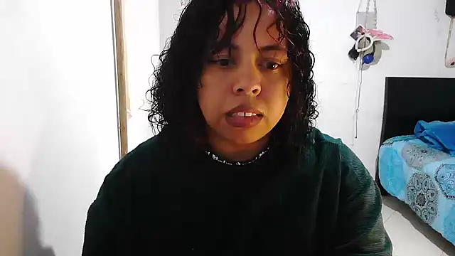 Snapshot of alexandraluv chatting on November 18, 2025, 4:44 pm alexandraluv online show from November 18, 2025, 4:44 pm