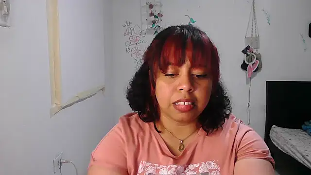 Snapshot of alexandraluv chatting on November 27, 2025, 10:34 pm alexandraluv online show from November 27, 2025, 10:34 pm