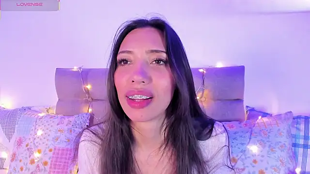 Miss veronicaa2 online show from February 6, 2025, 6:46 pm