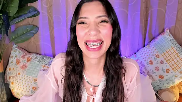 Snapshot of Miss_veronicaa2 chatting on June 2, 2026, 1:13 pm Miss veronicaa2 online show from June 2, 2026, 1:13 pm