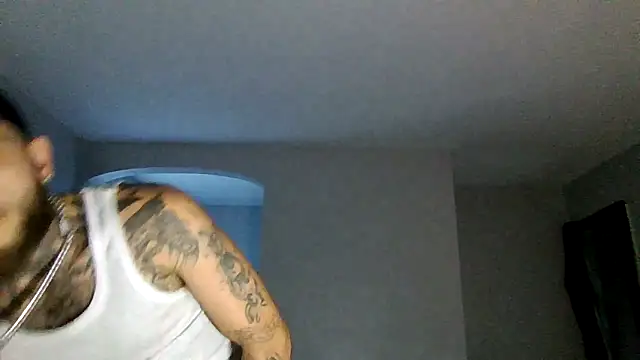 cruz815 online show from October 17, 2025, 8:33 pm