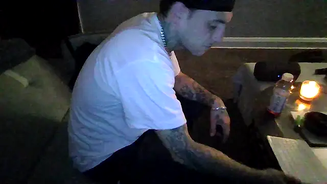 cruz815 online show from November 18, 2025, 7:57 am