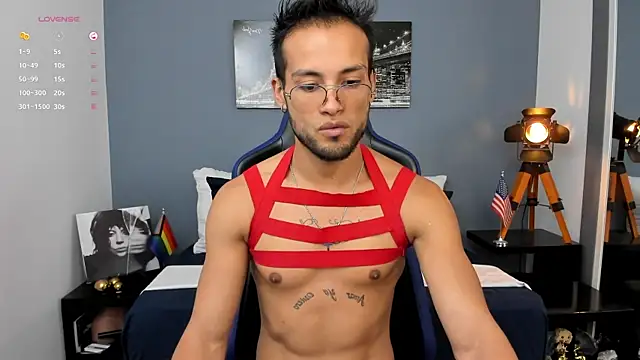 Max Conor1 online show from July 27, 2026, 9:55 pm