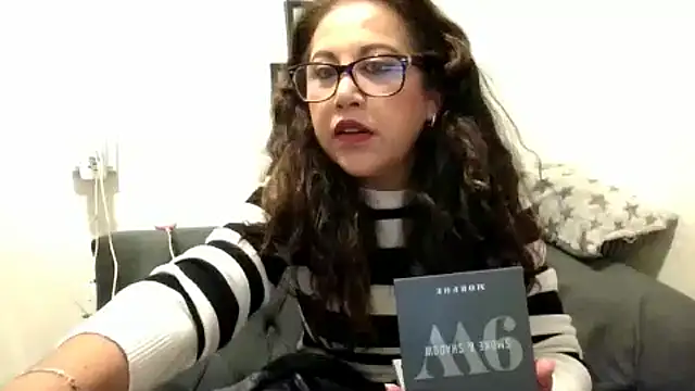 MirandaLatinaLovely online show from January 11, 2026, 5:51 pm