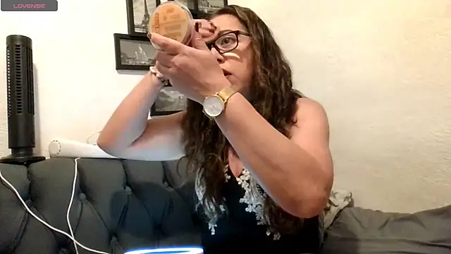 MirandaLatinaLovely online show from April 30, 2026, 5:41 pm
