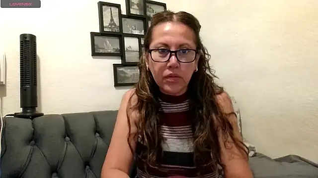 Snapshot of MirandaLatinaLovely chatting on May 2, 2026, 6:02 pm MirandaLatinaLovely online show from May 2, 2026, 6:02 pm