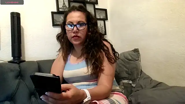 Snapshot of MirandaLatinaLovely chatting on May 12, 2026, 5:15 am MirandaLatinaLovely online show from May 12, 2026, 5:15 am