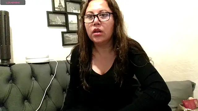 Snapshot of MirandaLatinaLovely chatting on May 23, 2026, 5:06 pm MirandaLatinaLovely online show from May 23, 2026, 5:06 pm