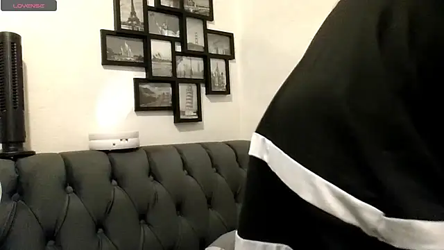 Snapshot of MirandaLatinaLovely chatting on June 4, 2026, 5:52 pm MirandaLatinaLovely online show from June 4, 2026, 5:52 pm