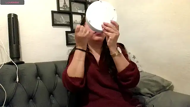 Snapshot of MirandaLatinaLovely chatting on June 10, 2026, 5:12 pm MirandaLatinaLovely online show from June 10, 2026, 5:12 pm