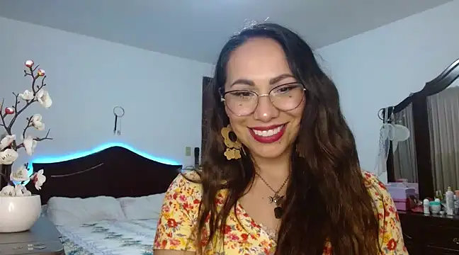 AloLovely  online show from February 18, 2025, 1:54 am