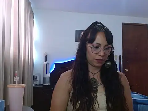 AloLovely  online show from April 15, 2026, 7:58 pm