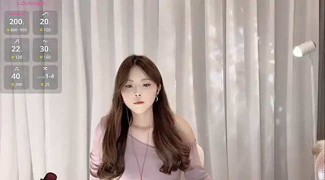 SylviaLing2007 online show from February 9, 2025, 3:01 pm