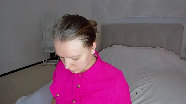 Snapshot of Jenny_Jimmy chatting on July 6, 2026, 9:17 am Jenny Jimmy online show from July 6, 2026, 9:17 am