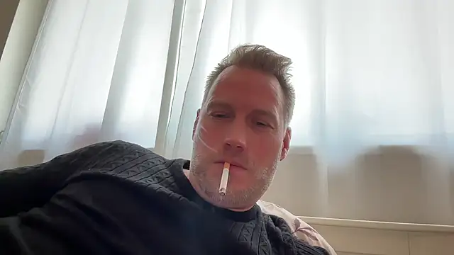 Snapshot of Christian87xxx chatting on November 25, 2025, 11:21 am Christian87xxx online show from November 25, 2025, 11:21 am