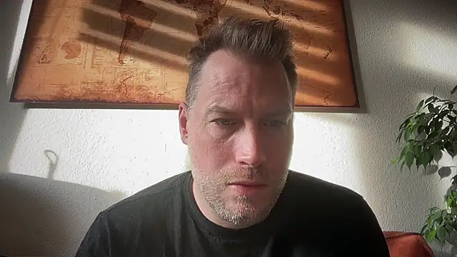 Snapshot of Christian87xxx chatting on November 30, 2025, 9:35 am Christian87xxx online show from November 30, 2025, 9:35 am