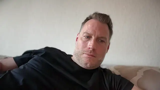 Christian87xxx online show from March 19, 2026, 4:33 pm