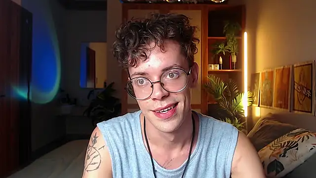 Snapshot of William_Henry_ chatting on May 13, 2026, 2:14 pm William Henry online show from May 13, 2026, 2:14 pm