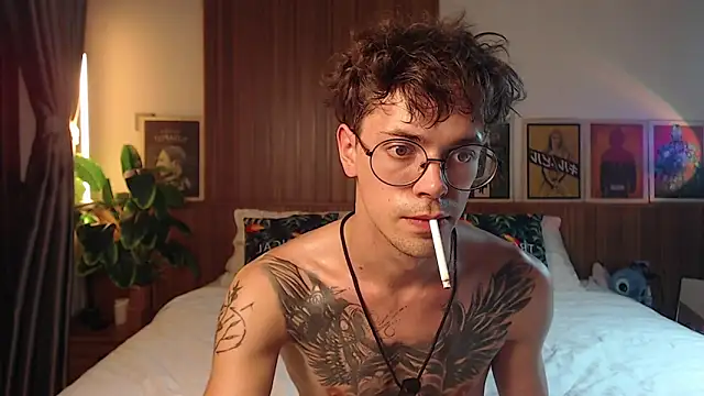 Snapshot of William_Henry_ chatting on May 27, 2026, 1:52 pm William Henry online show from May 27, 2026, 1:52 pm