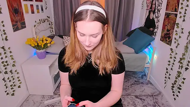 Snapshot of MaryWaddell chatting on March 16, 2025, 4:12 pm MaryWaddell online show from March 16, 2025, 4:12 pm