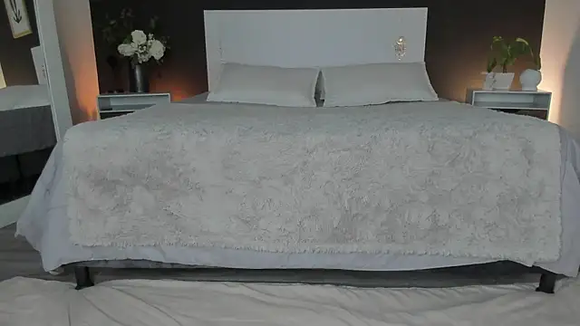 AlannaRussell  online show from July 18, 2026, 8:34 pm