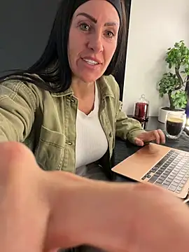 goddess-harper online show from May 5, 2026, 12:46 pm