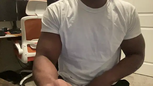 Snapshot of BodyandBBC chatting on November 19, 2025, 3:01 pm BodyandBBC online show from November 19, 2025, 3:01 pm