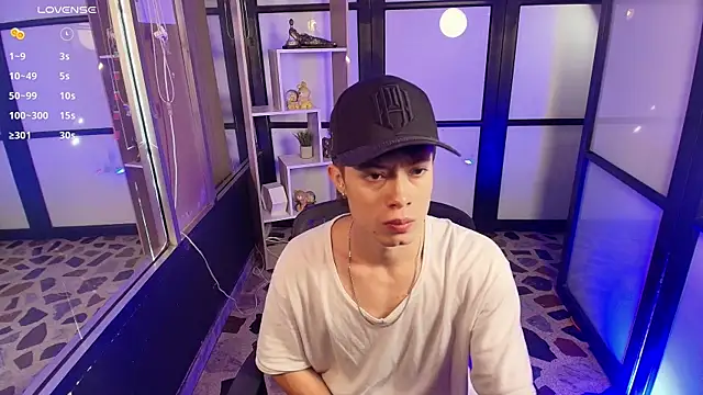 marcuscollins1  online show from March 21, 2025, 1:12 pm