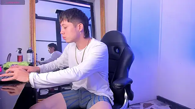 marcuscollins1  online show from September 25, 2025, 2:10 pm