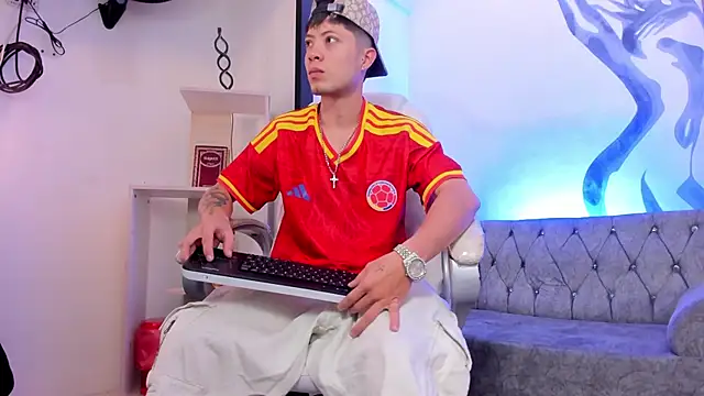 Snapshot of marcuscollins1_ chatting on June 17, 2026, 1:34 pm marcuscollins1 online show from June 17, 2026, 1:34 pm