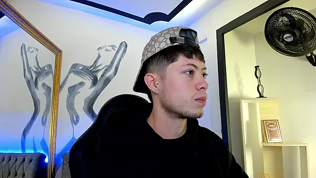 Snapshot of marcuscollins1_ chatting on July 18, 2026, 12:09 pm marcuscollins1 online show from July 18, 2026, 12:09 pm