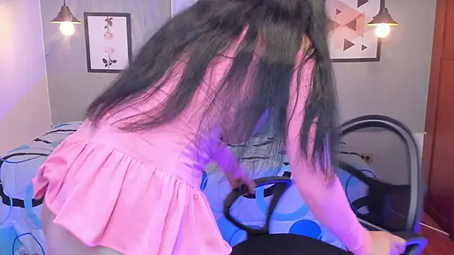 Nohemi louse online show from March 20, 2025, 11:02 pm