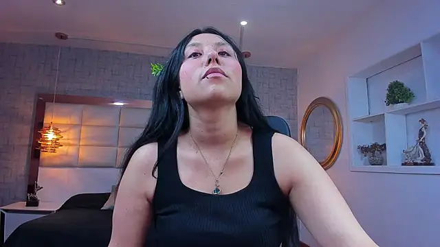 Nohemi louse online show from April 29, 2026, 7:20 pm