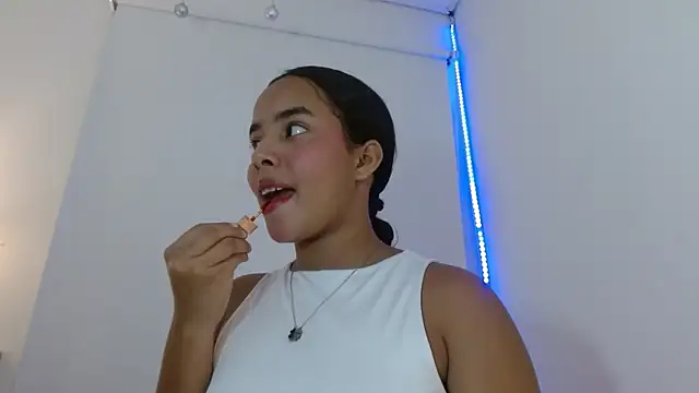 Roxy Stonee online show from September 24, 2025, 8:12 pm